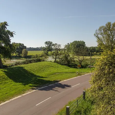 Ferienhaus Steutz 度假居 *